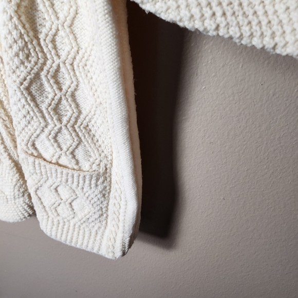 Handknit Fisherman Ivory Buttonfront Vneck Cardigan-Size L - Picture 6 of 7